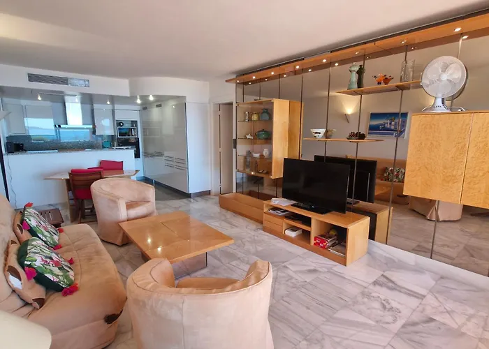 3 Pieces Climatise, Piscine, Acces Plage, Vue Golfe De St Tropez - Fr-1-780-53 * 圣马克西姆