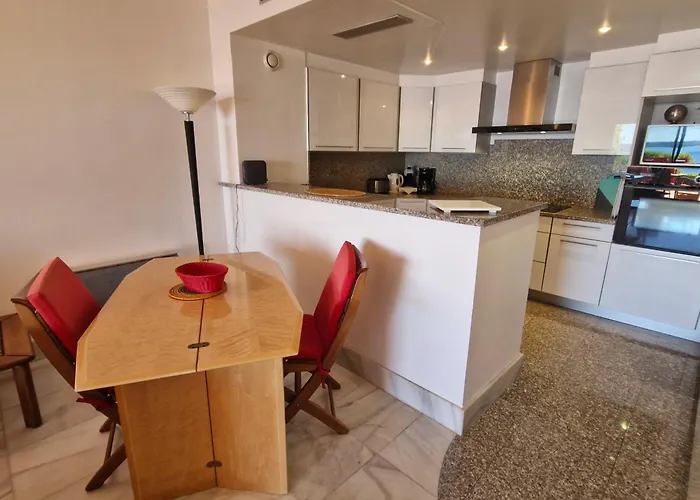 3 Pieces Climatise, Piscine, Acces Plage, Vue Golfe De St Tropez - Fr-1-780-53 *