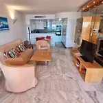 3 Pieces Climatise, Piscine, Acces Plage, Vue Golfe De St Tropez - Fr-1-780-53 Apartment Sainte-Maxime