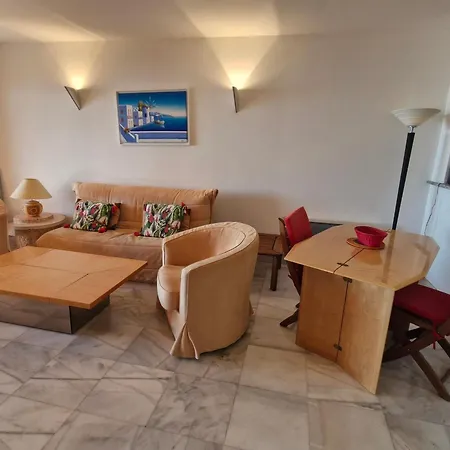 3 Pieces Climatise, Piscine, Acces Plage, Vue Golfe De St Tropez - Fr-1-780-53 *