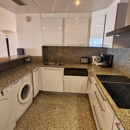 3 Pieces Climatise, Piscine, Acces Plage, Vue Golfe De St Tropez - Fr-1-780-53 Apartment *