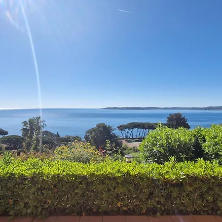 3 Pieces Climatise, Piscine, Acces Plage, Vue Golfe De St Tropez - Fr-1-780-53 *