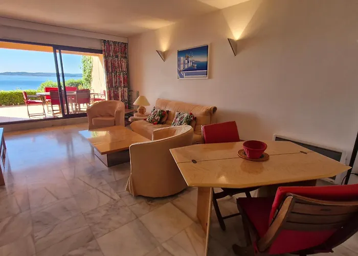 3 Pieces Climatise, Piscine, Acces Plage, Vue Golfe De St Tropez - Fr-1-780-53 *