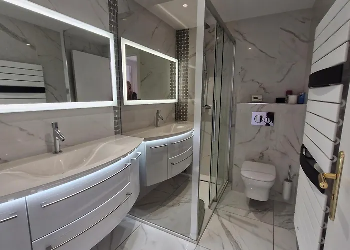 3 Pieces Climatise, Piscine, Acces Plage, Vue Golfe De St Tropez - Fr-1-780-53 *