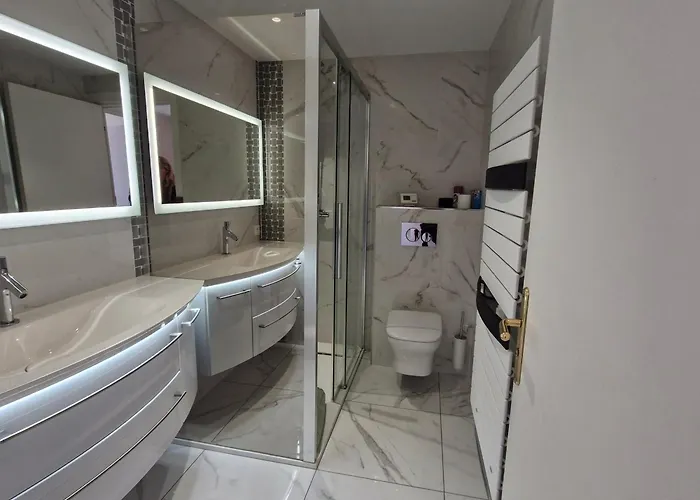 3 Pieces Climatise, Piscine, Acces Plage, Vue Golfe De St Tropez - Fr-1-780-53 Apartment *