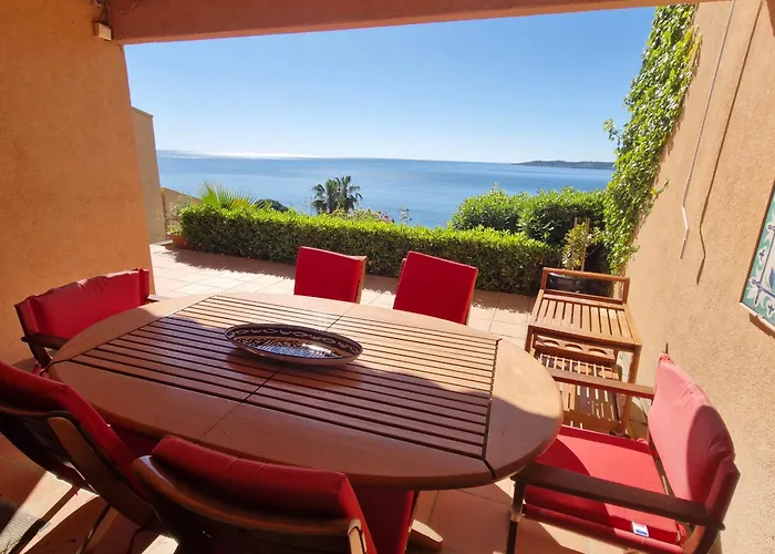 3 Pieces Climatise, Piscine, Acces Plage, Vue Golfe De St Tropez - Fr-1-780-53 *